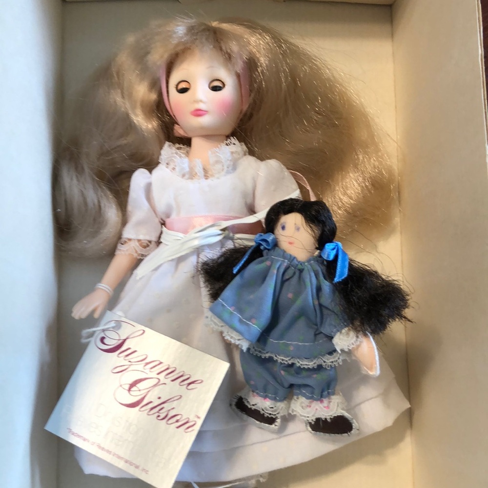 SUZANNE GIBSON American Girl Doll Signature Edition Vintage 1986 NIB